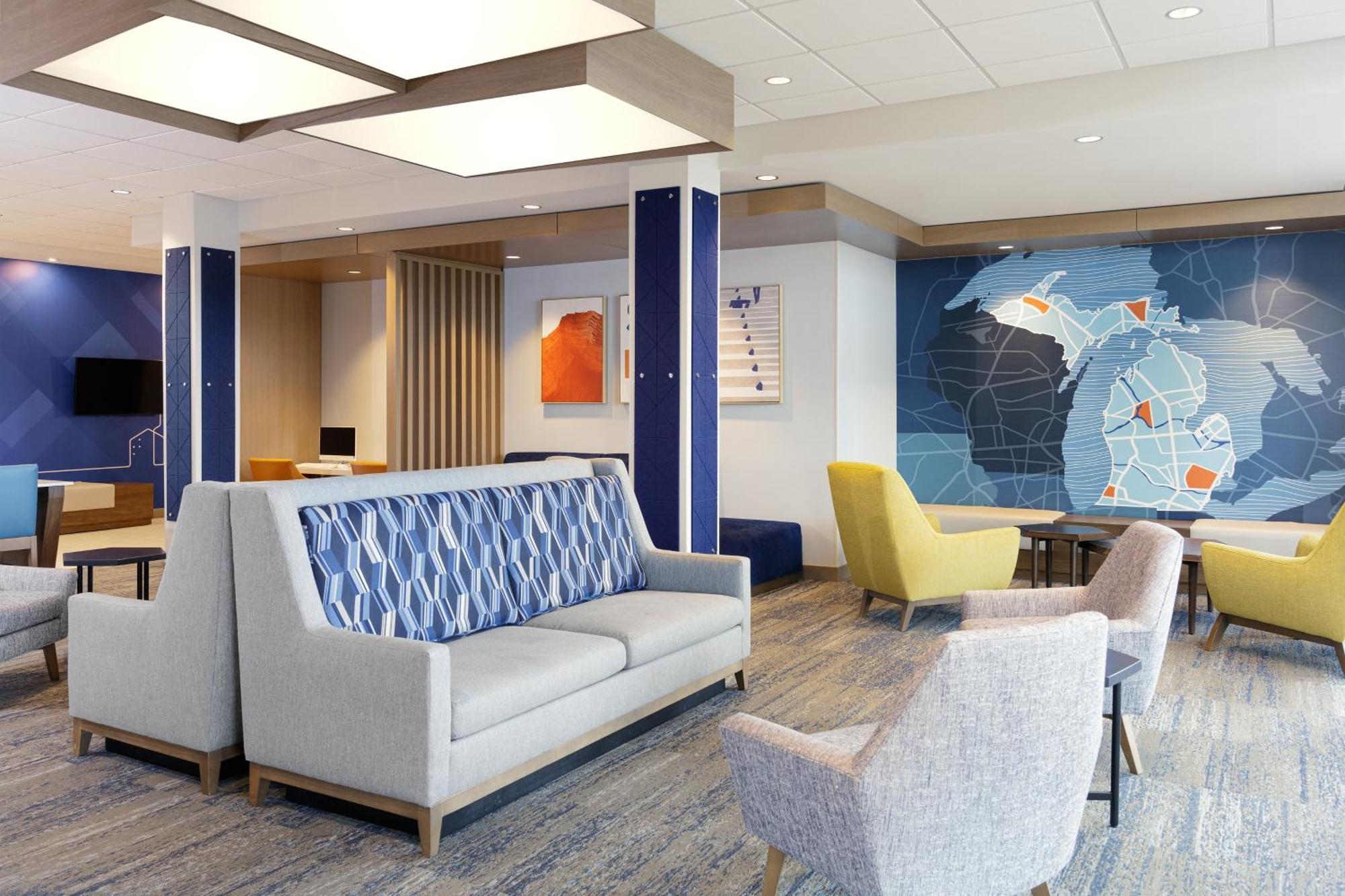 Express & East By Ihg Hotel 2*