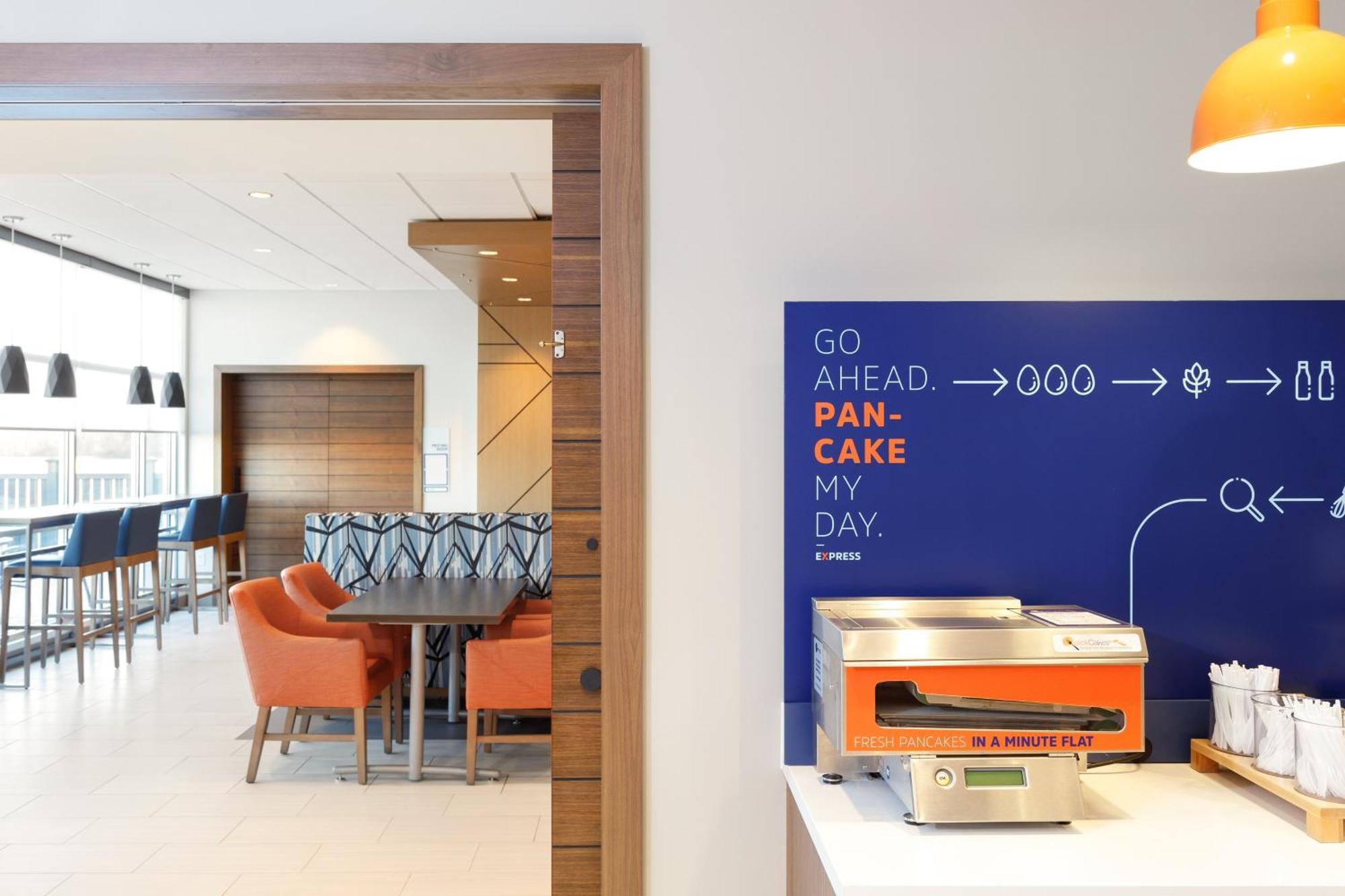 Hotel Express & East By Ihg